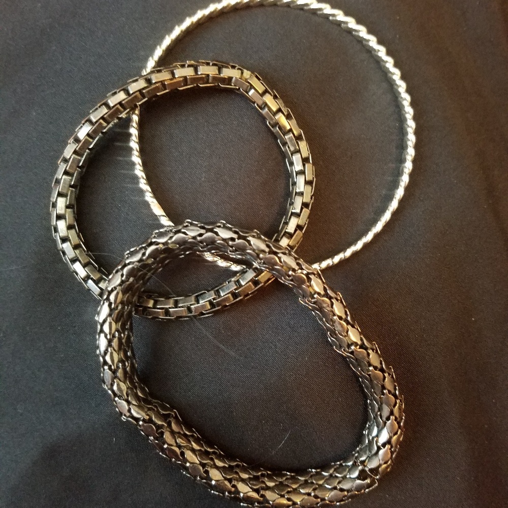 Bracelet